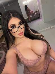 Mersin Escort Fantazi Kıyafetler İle Seksi Yapan Zengin Bayanlar